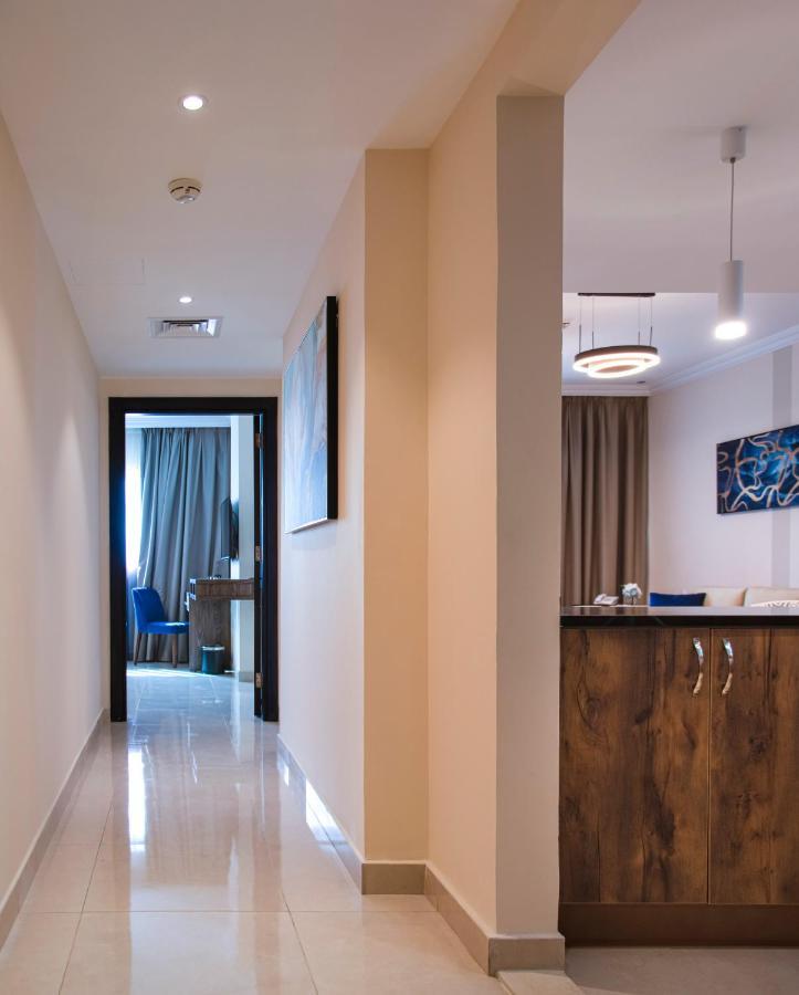 Viola Hotel Apartments Sharjah Exteriör bild